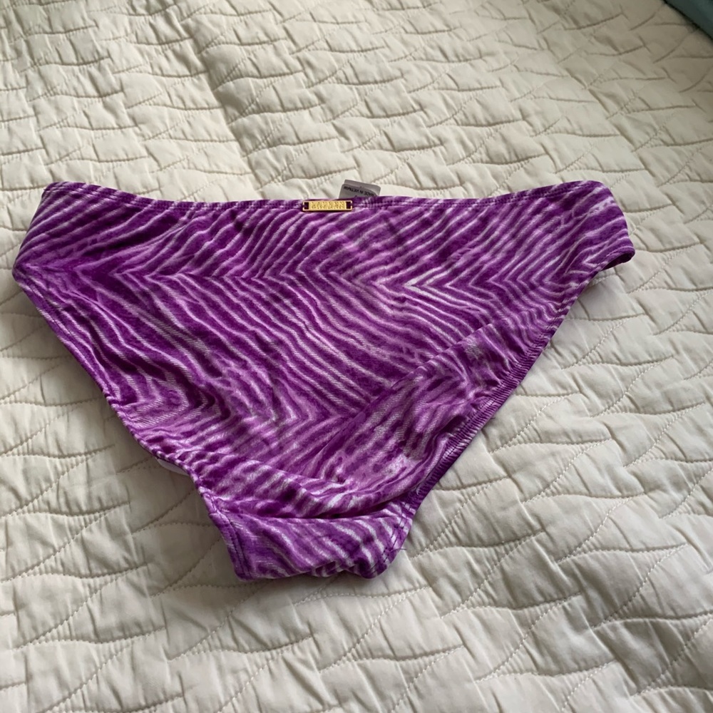 Bundle 3. $7 items for $15!!!! - Picture 4 of 5